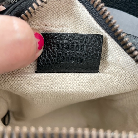 Gucci Logo Print Messenger Crossbody Bag Black Pebbled Leather Unisex – NWT - Picture 11 of 17